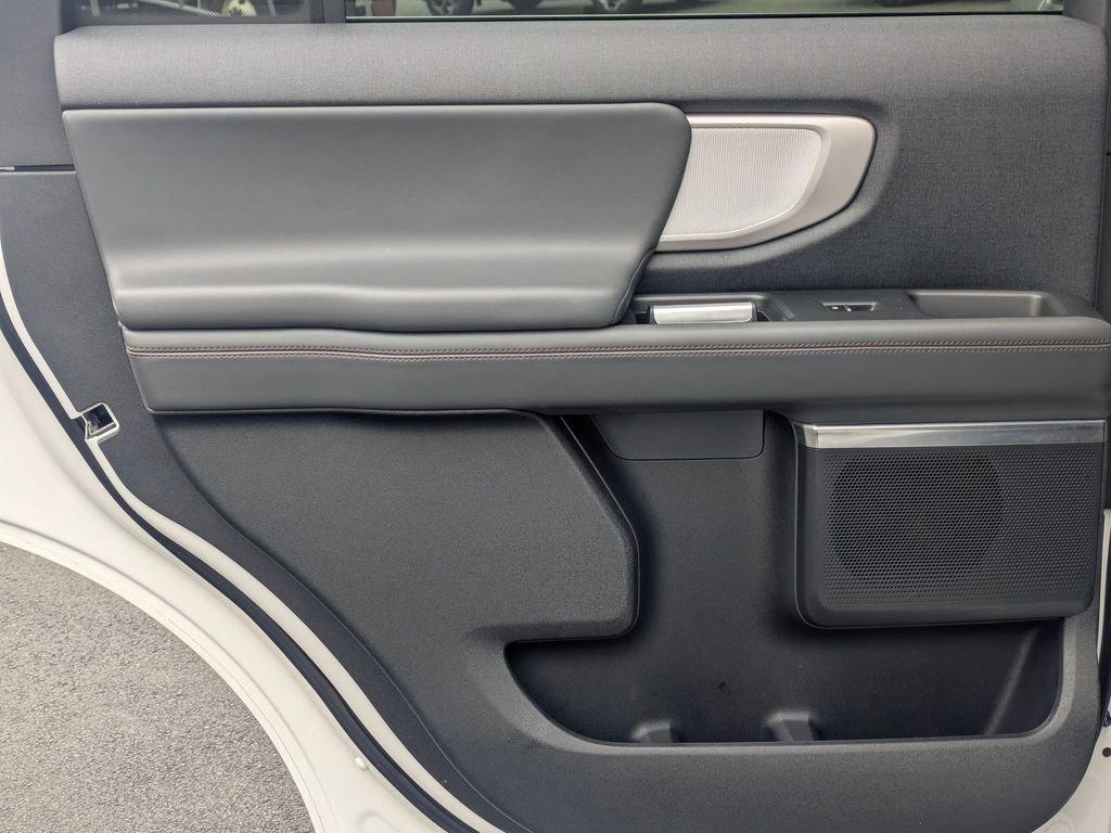 Used 2025 Ford Expedition Active image 35