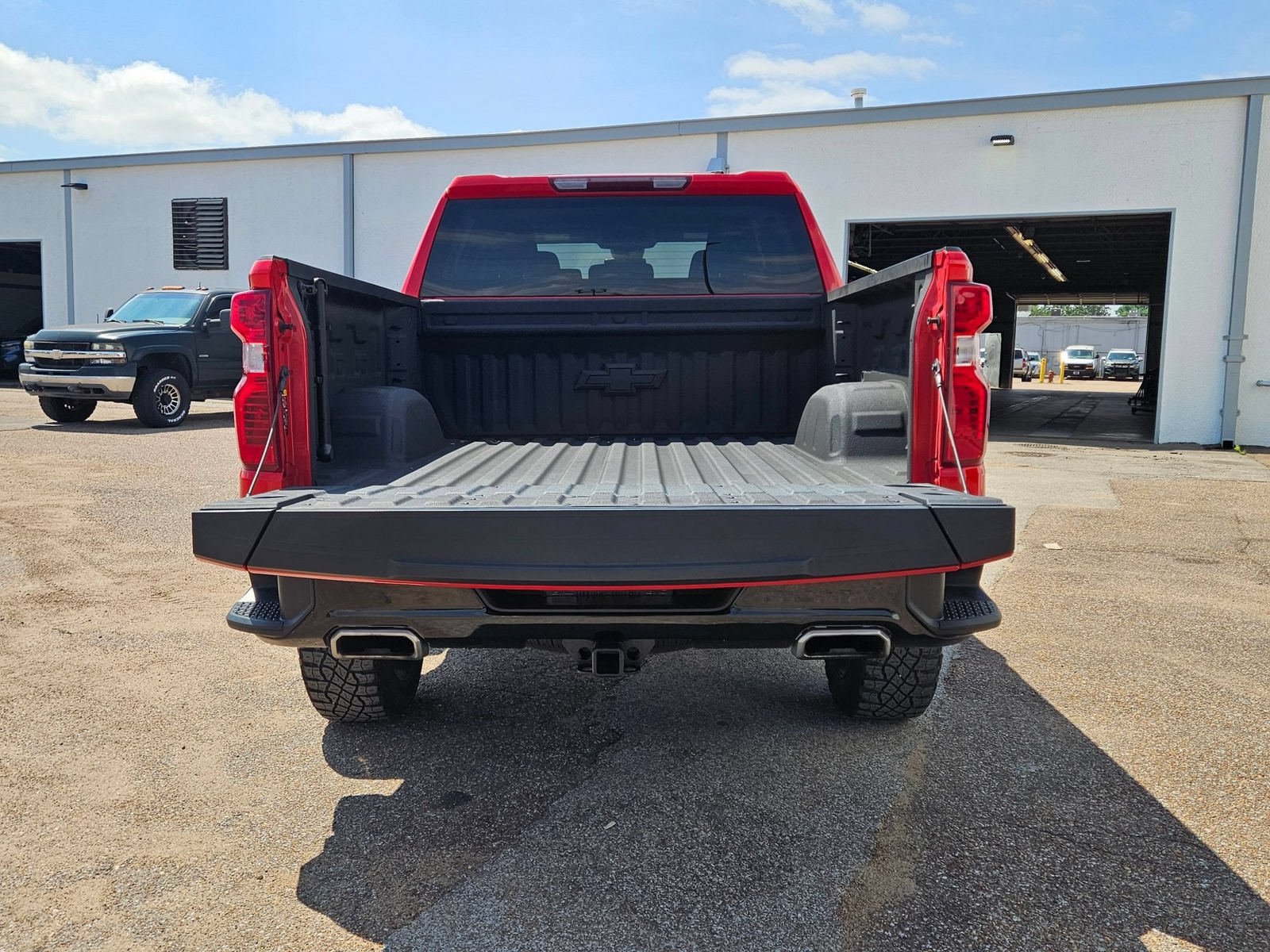 Used 2024 Chevrolet Silverado 1500 Custom Trail Boss AWD/4WD image 4