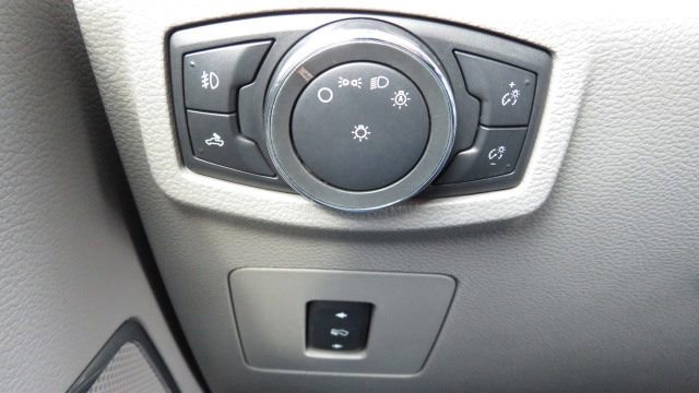 Used 2015 Ford F150 Lariat w/ Equipment Group 502A Luxury image 27