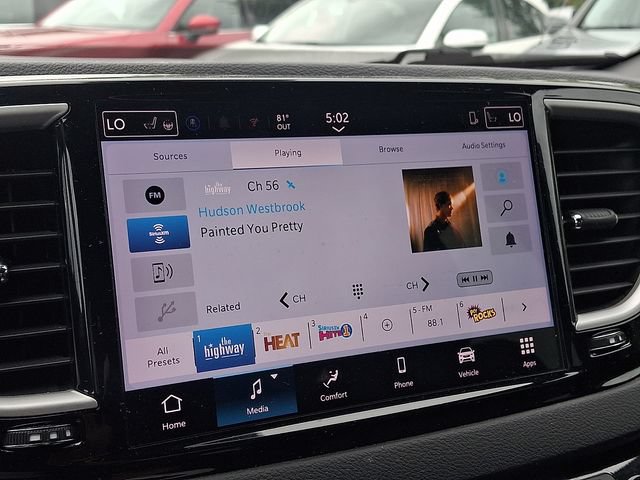 Used 2025 Chrysler Pacifica Select FWD image 16