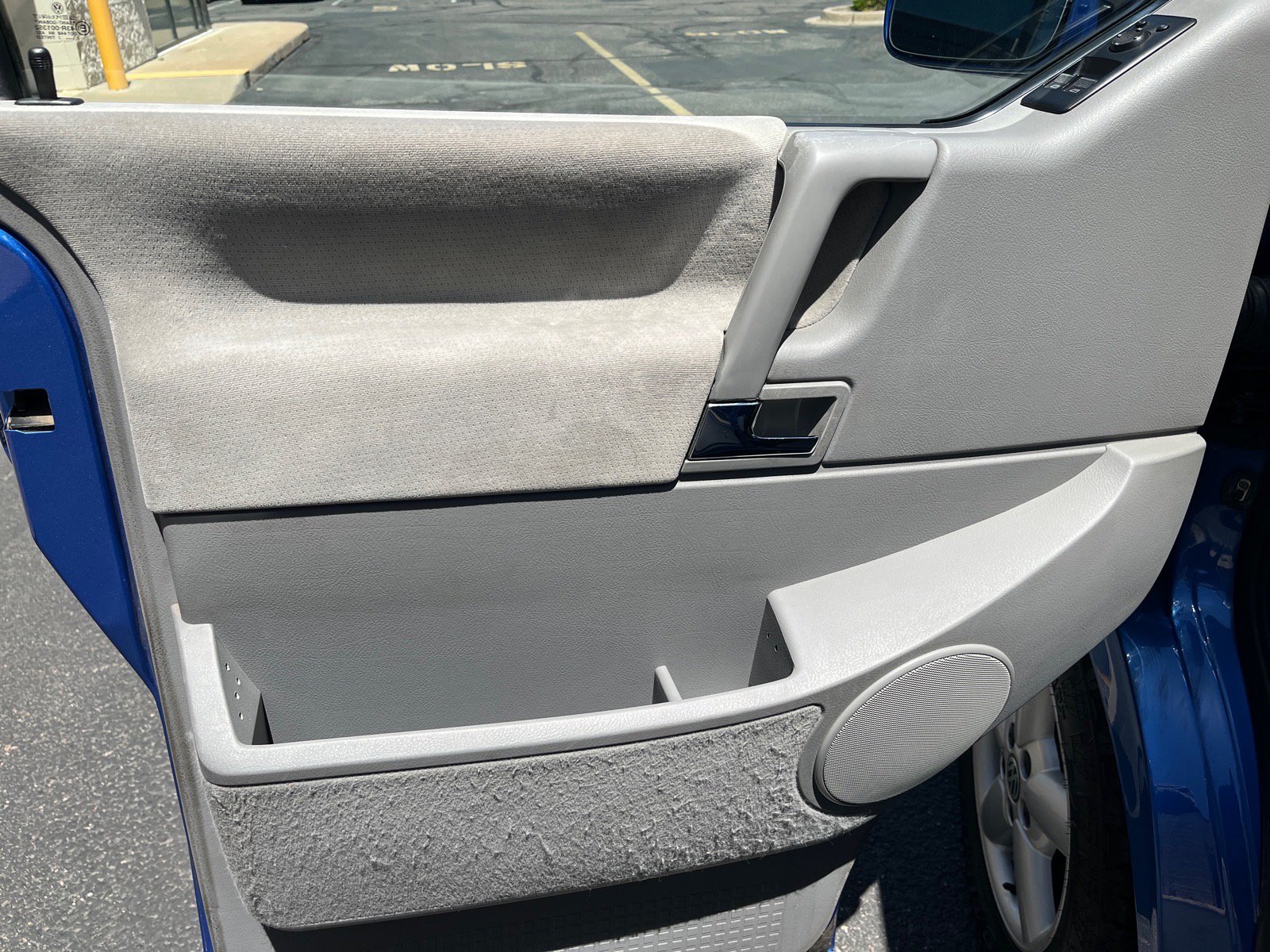 Used 2003 Volkswagen Eurovan MV FWD image 14