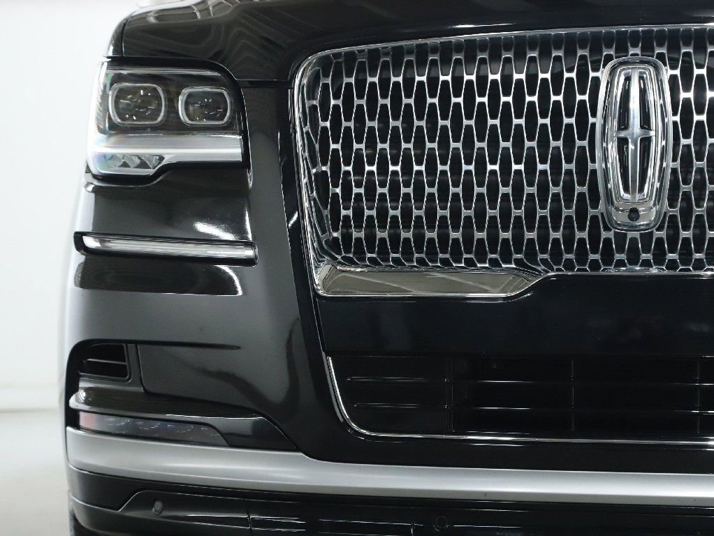 Used 2022 Lincoln Navigator Reserve image 7
