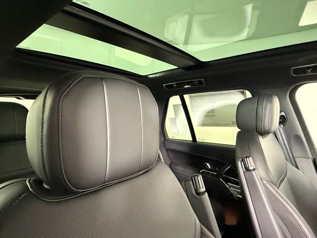 New 2025 Land Rover Range Rover SE image 35