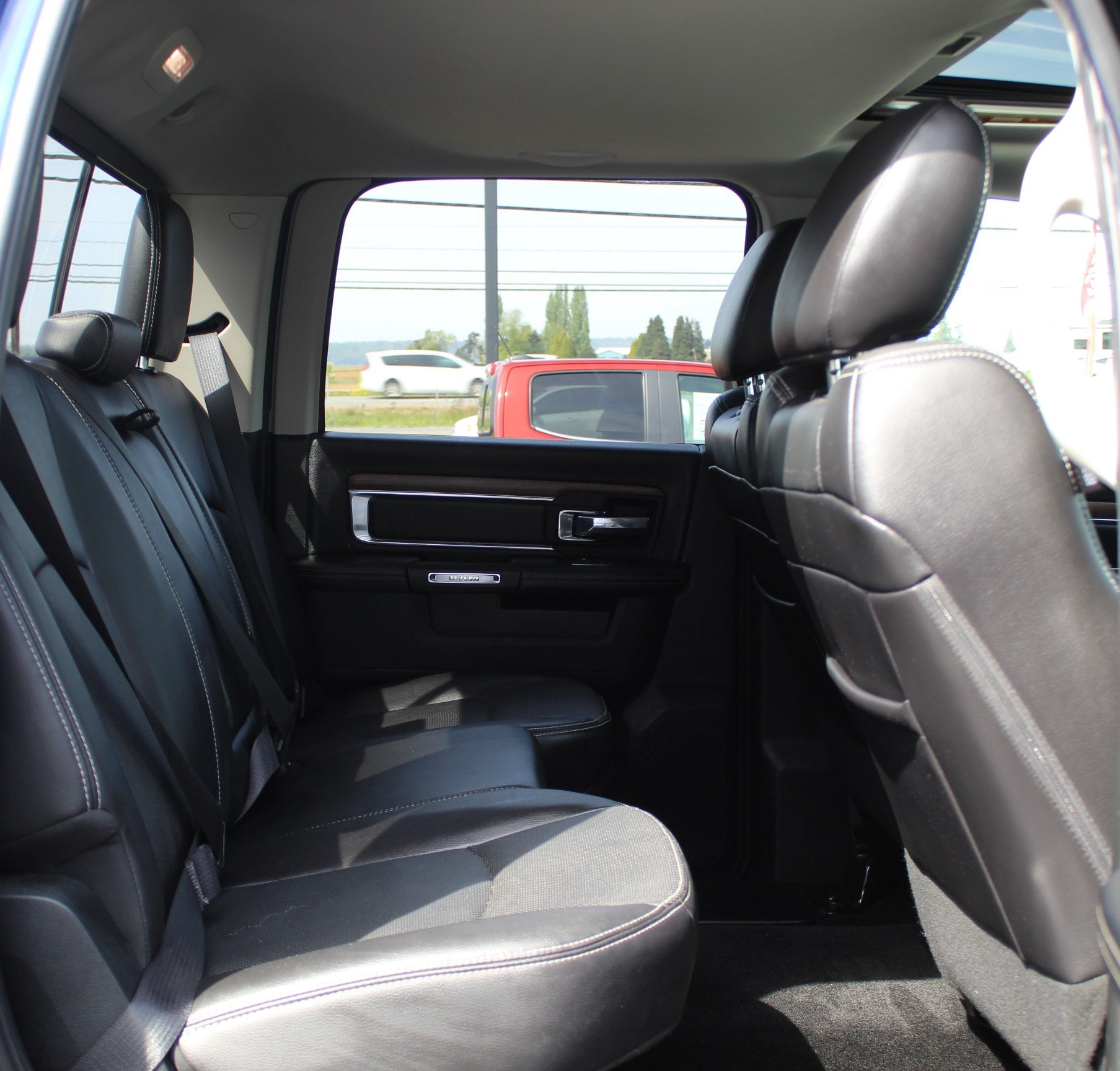 Used 2017 RAM 1500 Laramie w/ Convenience Group AWD/4WD image 21