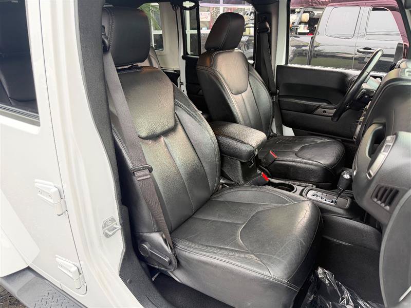 Used 2018 Jeep Wrangler Unlimited Sahara AWD/4WD image 17