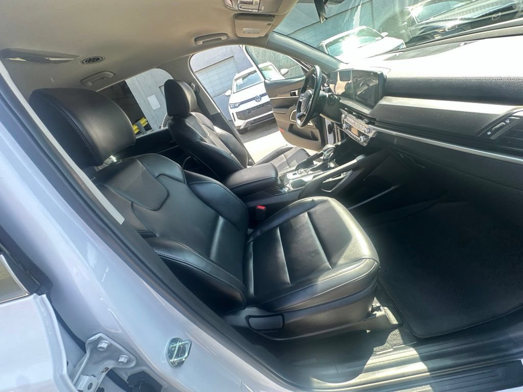 Used 2024 Kia Telluride LX AWD/4WD image 35