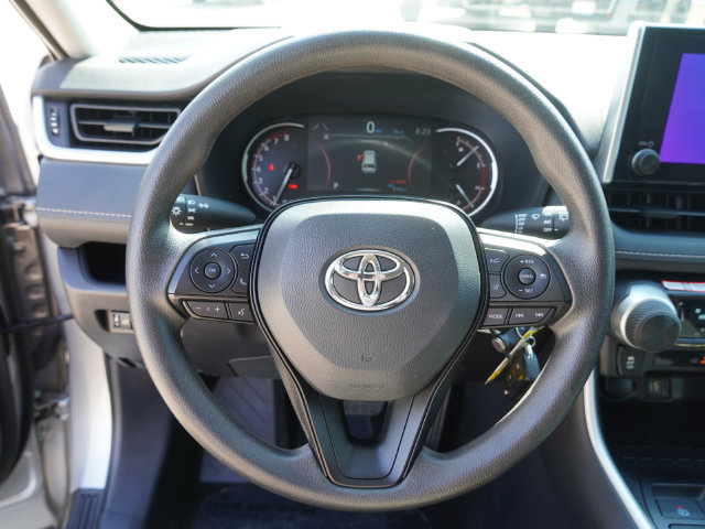 Used 2025 Toyota RAV4 LE AWD/4WD image 24