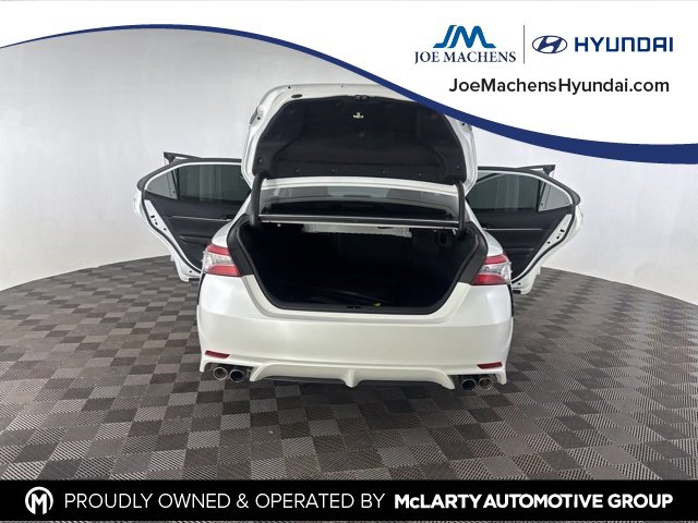 Used 2019 Toyota Camry XSE image 17