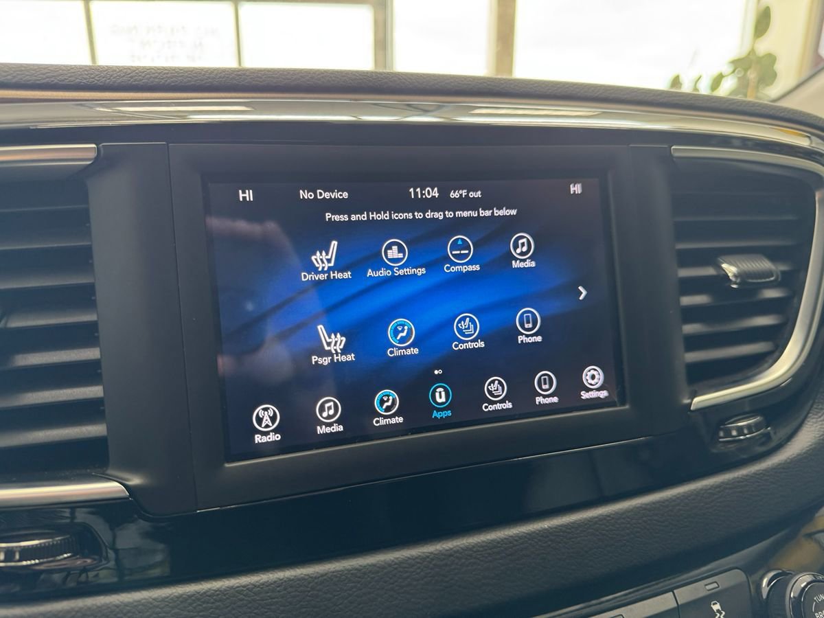 Used 2018 Chrysler Pacifica Touring-L FWD image 25