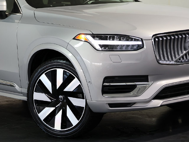 Used 2024 Volvo XC90 T8 Plus w/ Protection Package AWD/4WD image 8