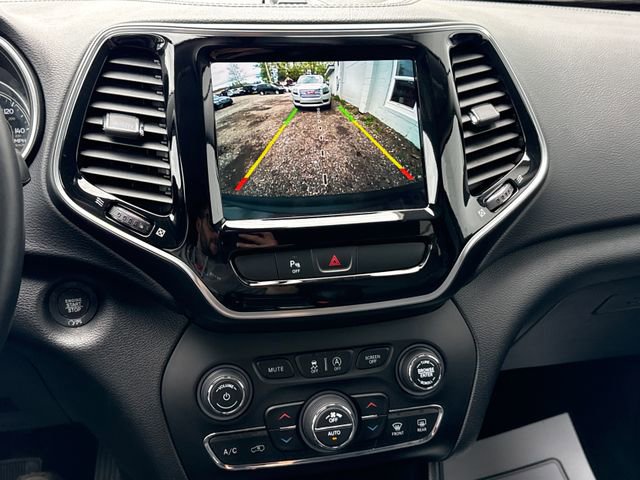 Used 2019 Jeep Cherokee Limited AWD/4WD image 30