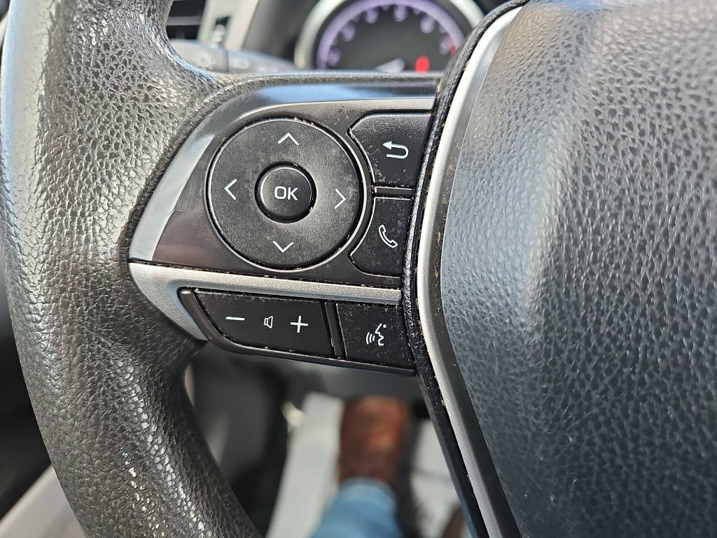 Used 2021 Toyota Camry LE image 34