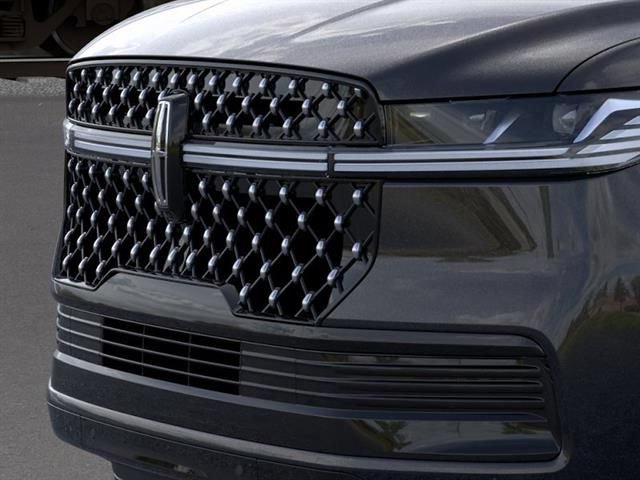 New 2026 Lincoln Navigator L Black Label AWD/4WD image 17