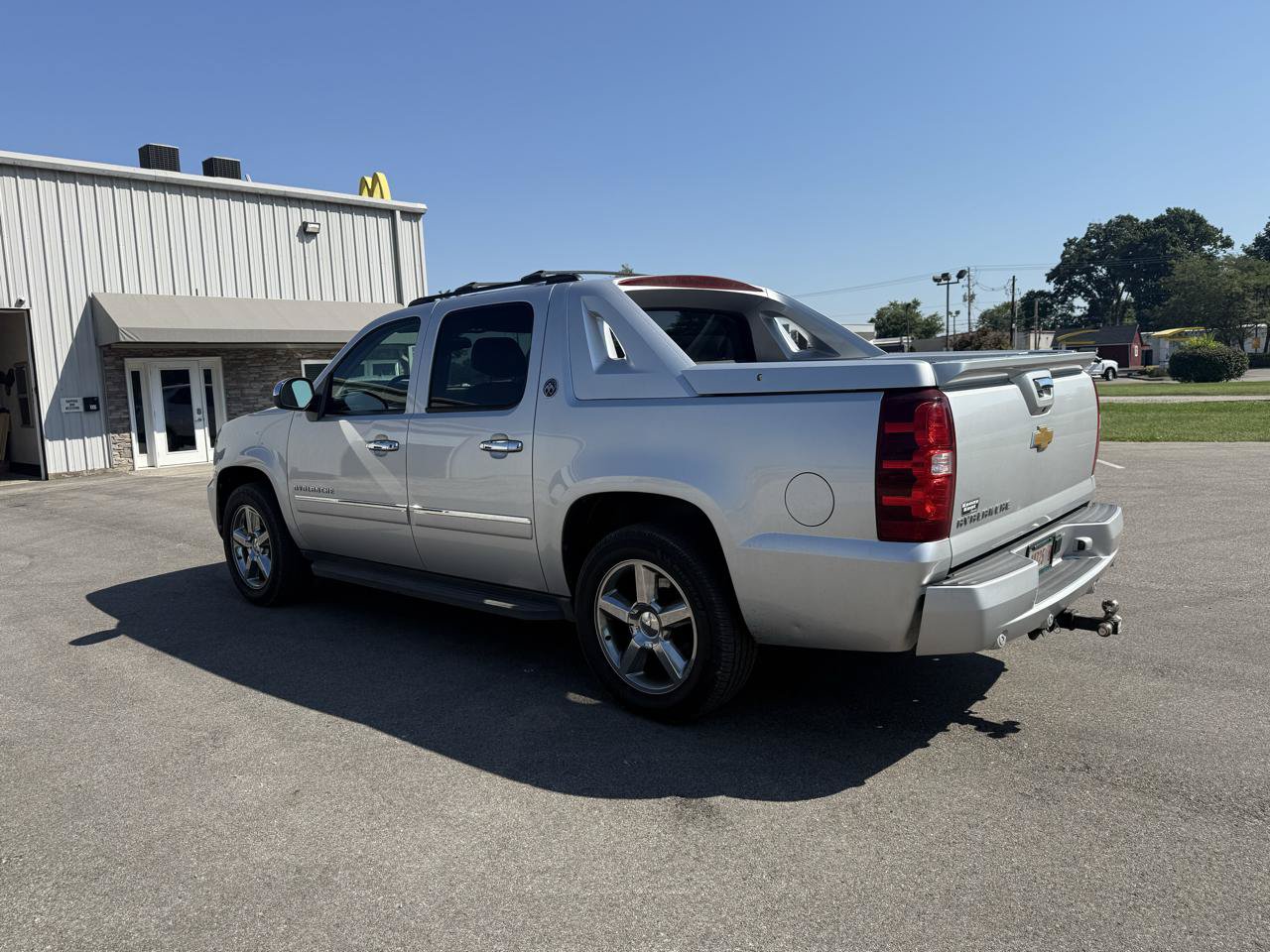 Used 2013 Chevrolet Avalanche LTZ AWD/4WD image 3
