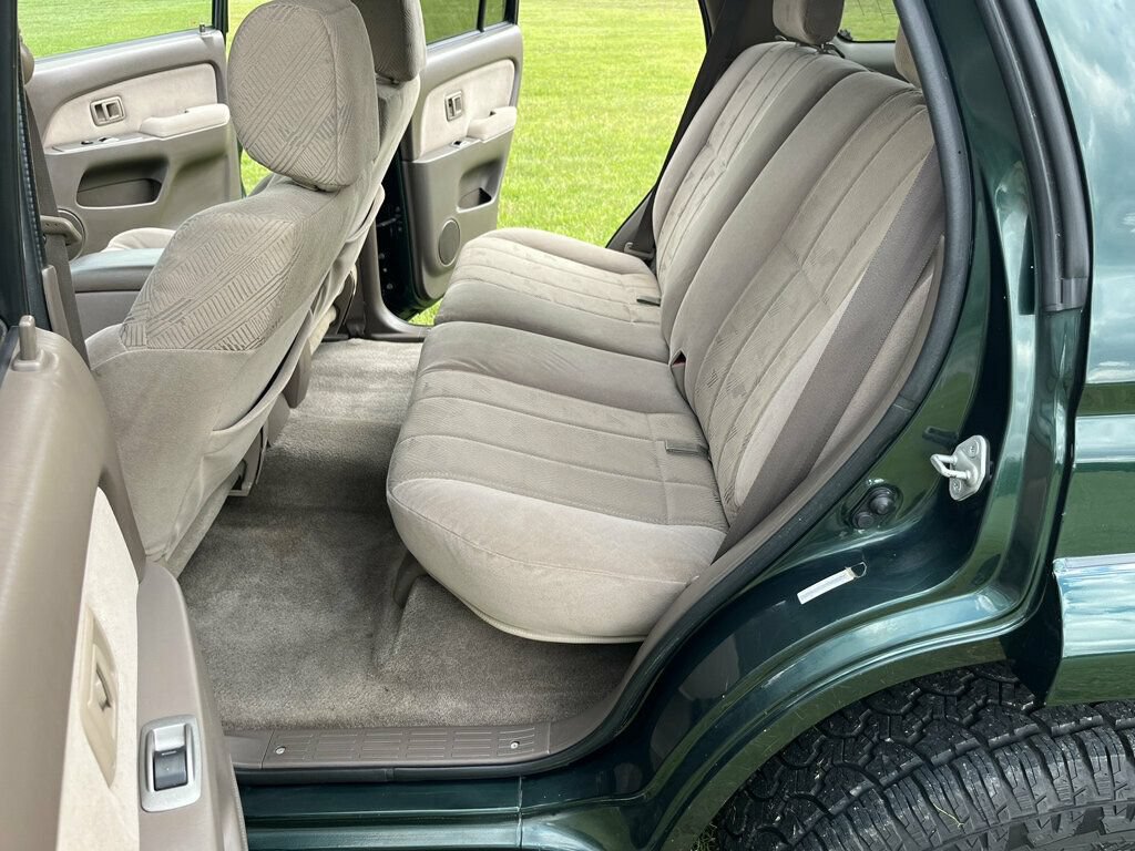 Used 2001 Toyota 4Runner SR5 AWD/4WD image 68