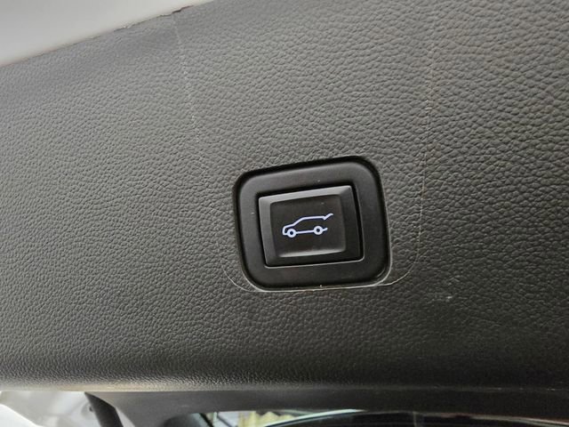 Used 2023 Chevrolet Traverse Premier w/ Redline Edition image 37