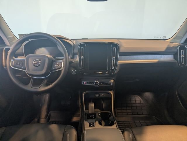 Used 2026 Volvo XC40 B5 Core w/ Climate Package image 15