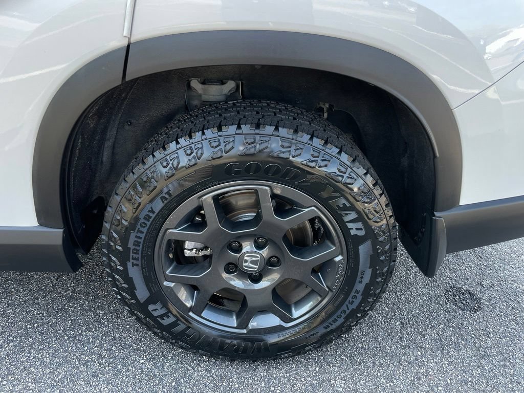 Certified 2024 Honda Pilot TrailSport image 47