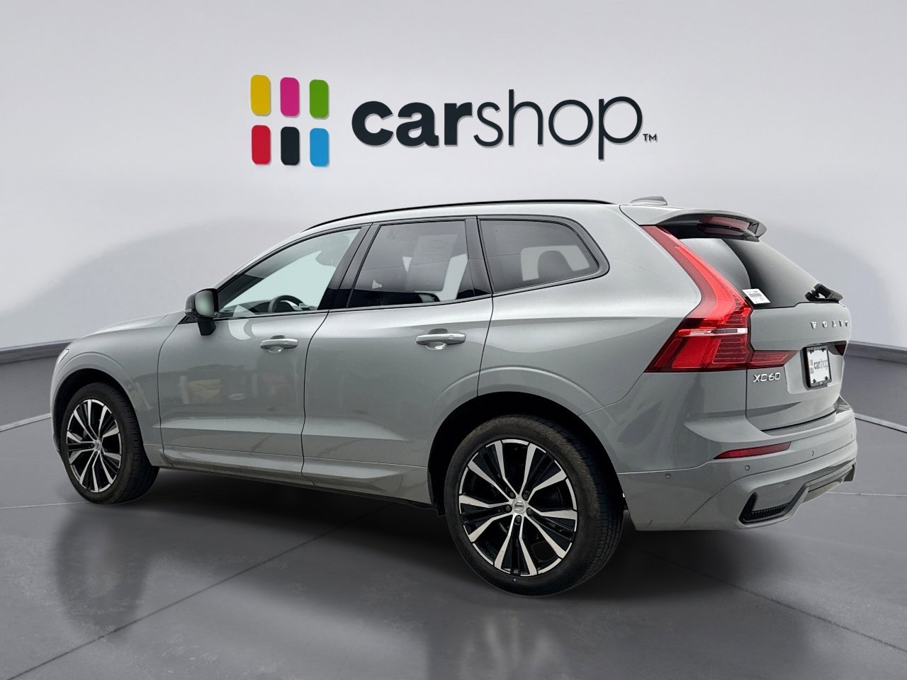 Used 2025 Volvo XC60 B5 Plus image 3