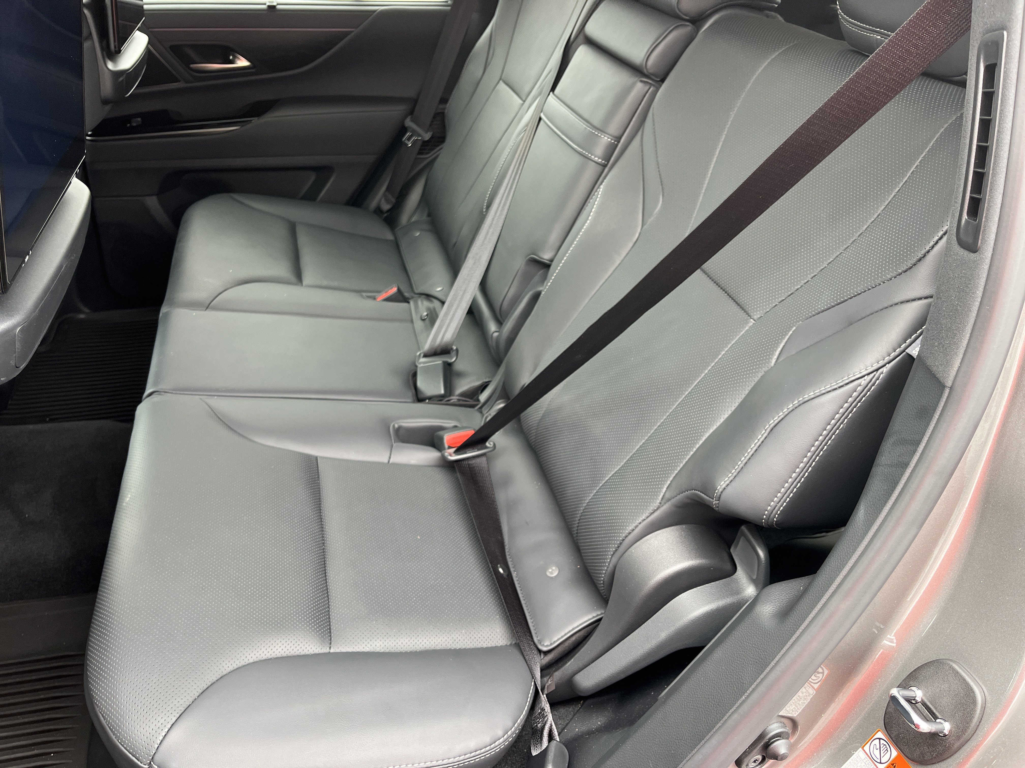 Used 2024 Lexus LX 600 4WD w/ Appearance Package image 22