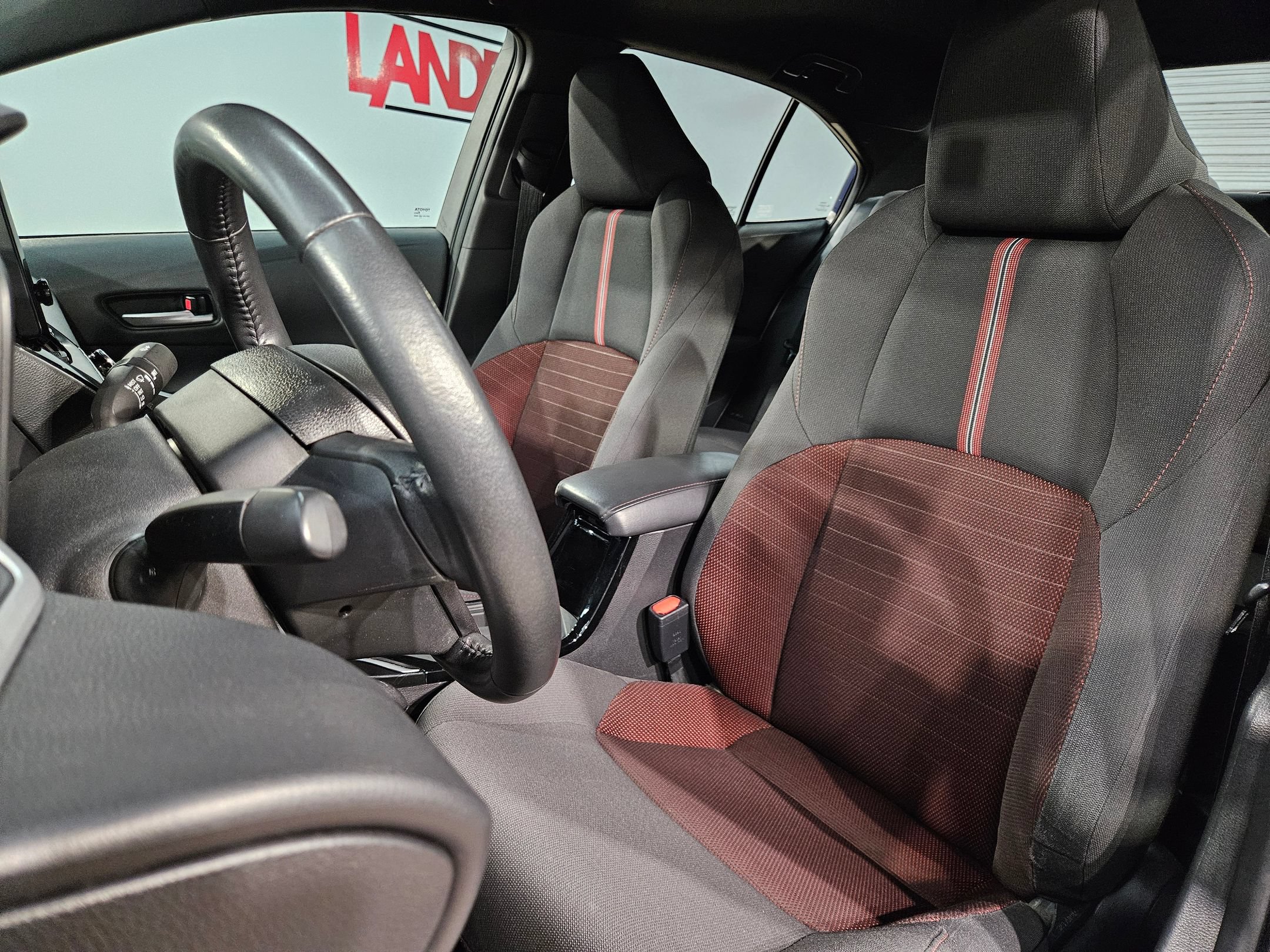 Used 2025 Toyota Corolla SE FWD image 23