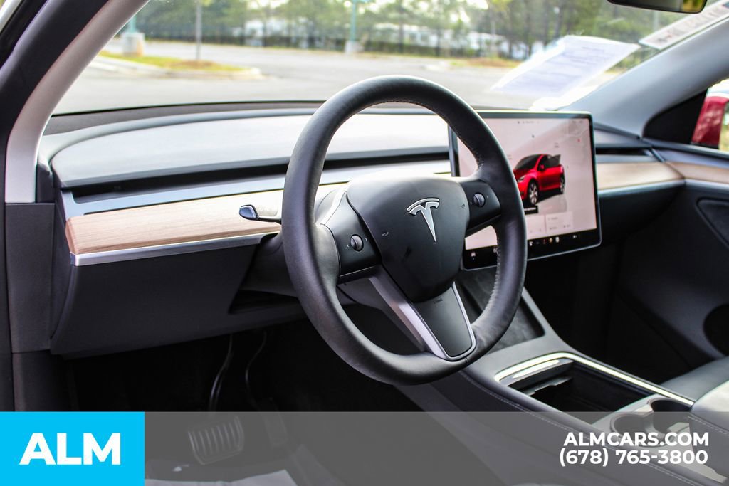 Used 2024 Tesla Model Y Long Range AWD/4WD image 31
