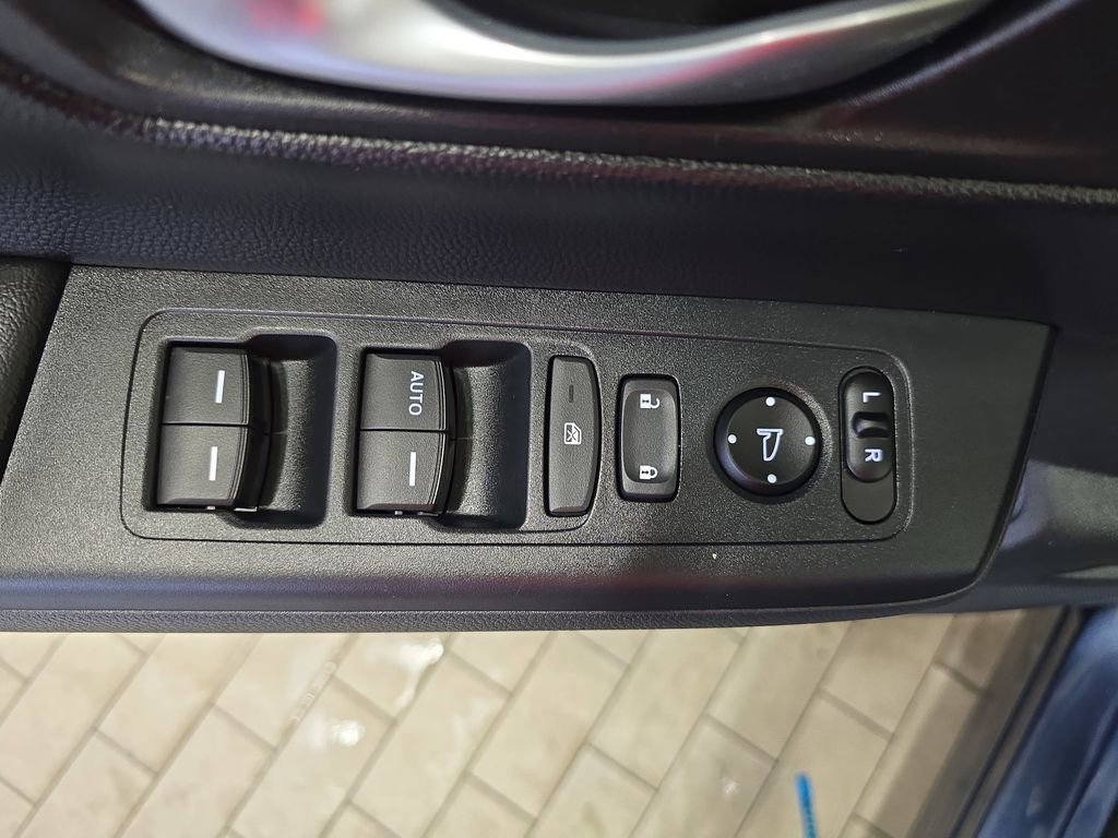 Used 2024 Honda CR-V LX image 28