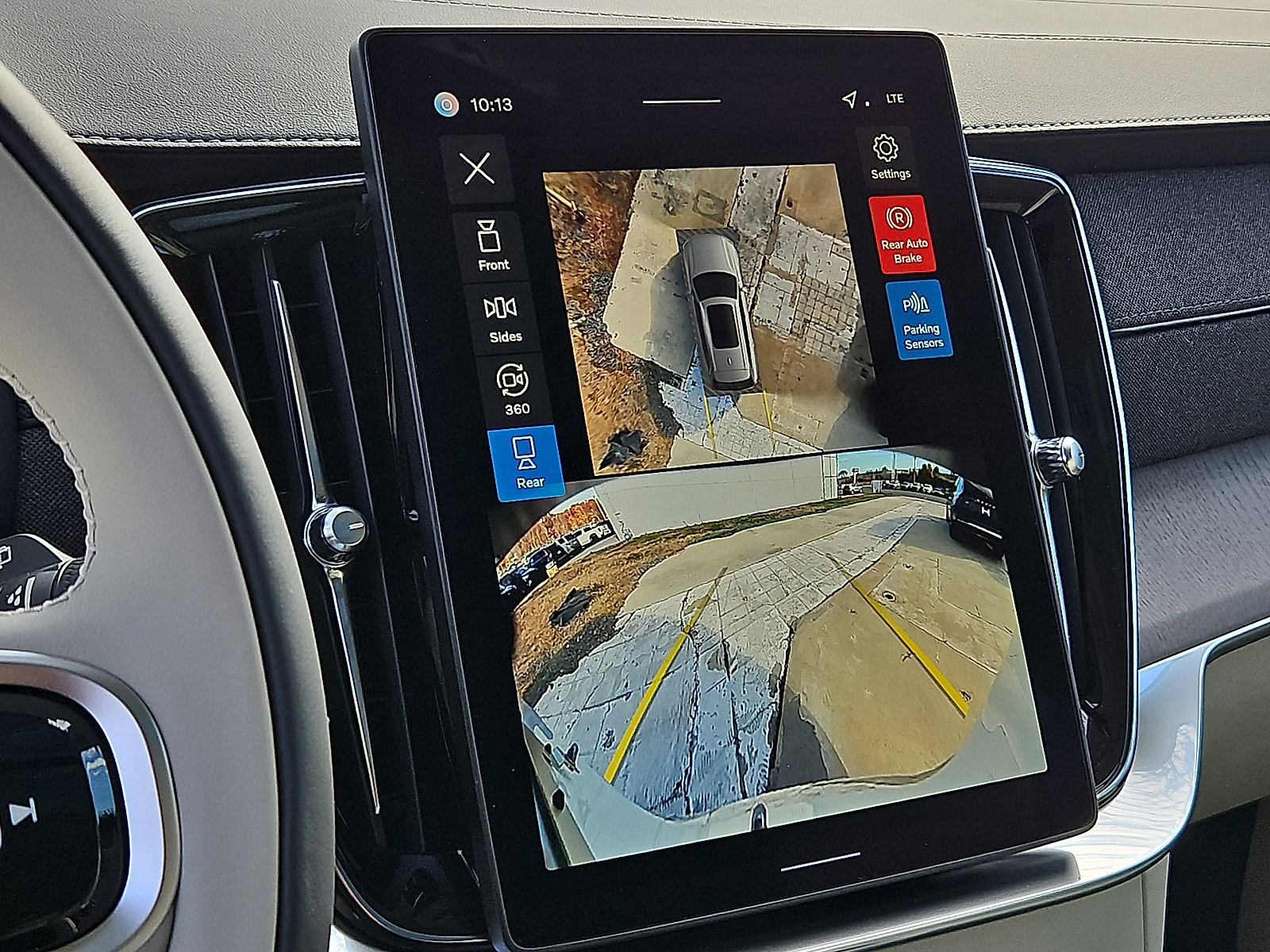 New 2026 Volvo XC90 B6 Ultra w/ Protection Package image 17