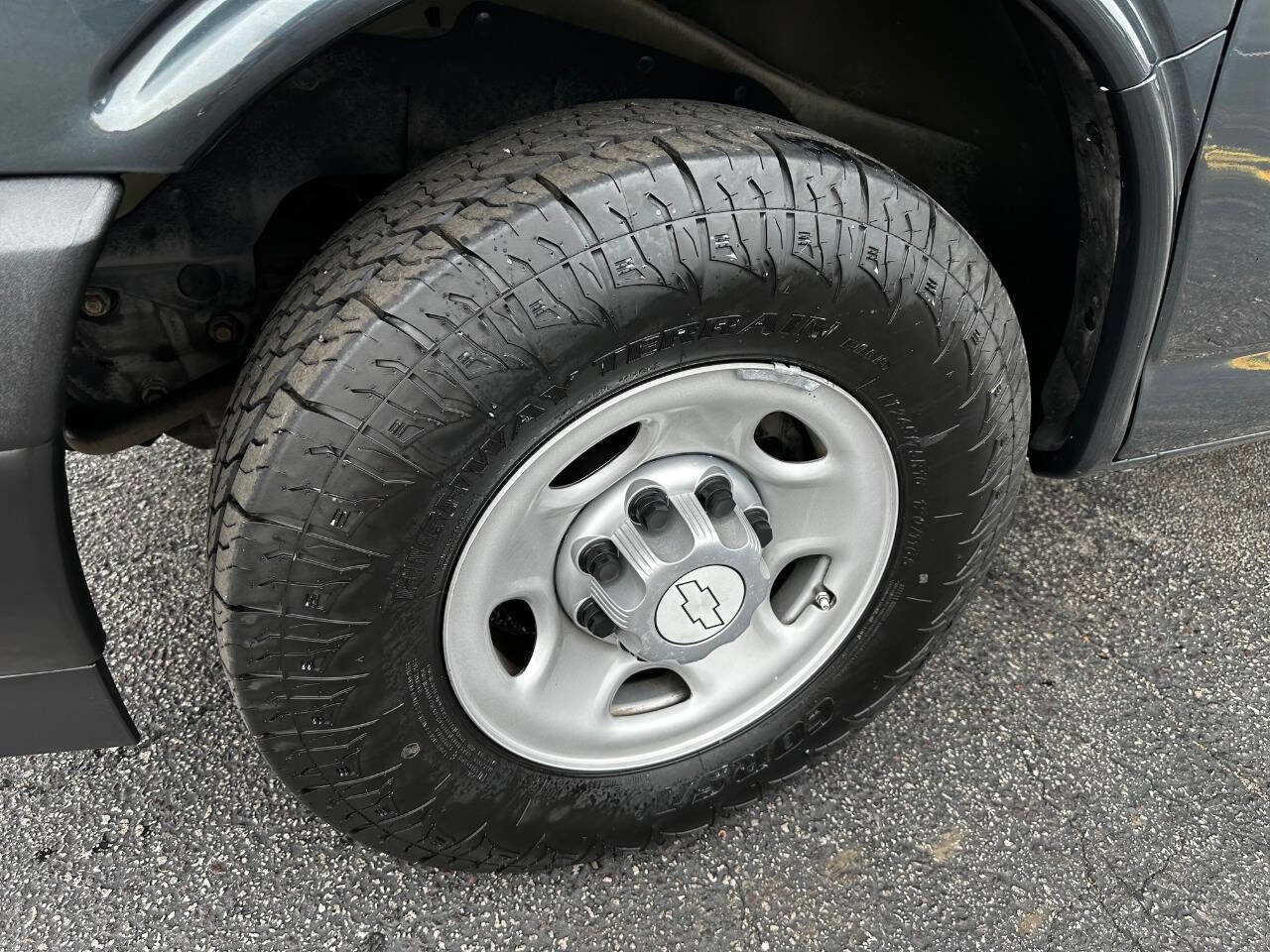 Used 2017 Chevrolet Express 2500 LS image 20