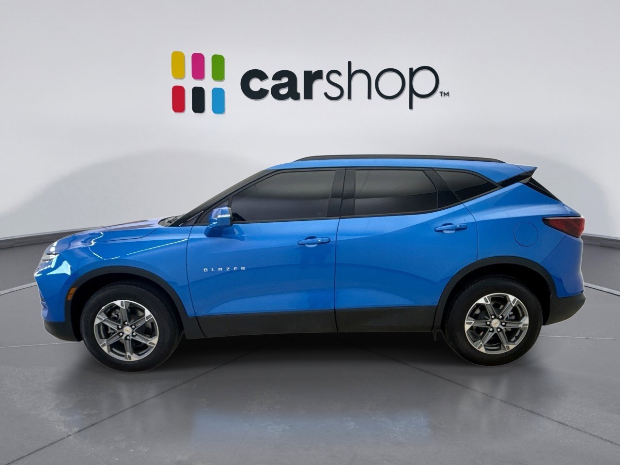 Used 2024 Chevrolet Blazer LT FWD image 2