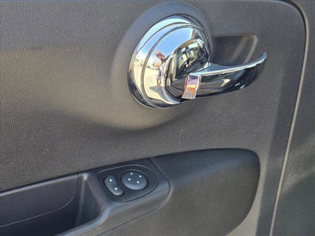 Used 2017 FIAT 500 Lounge image 9