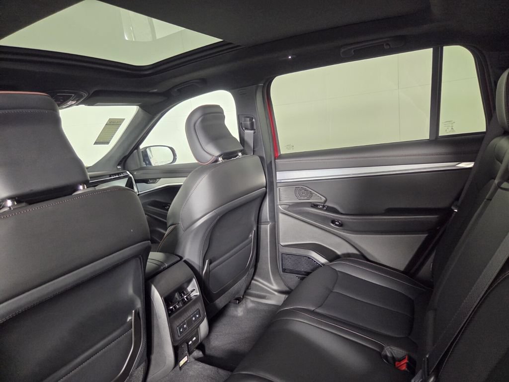 Used 2025 Jeep Wagoneer S Launch Edition w/ Trailer Tow Group AWD/4WD image 23