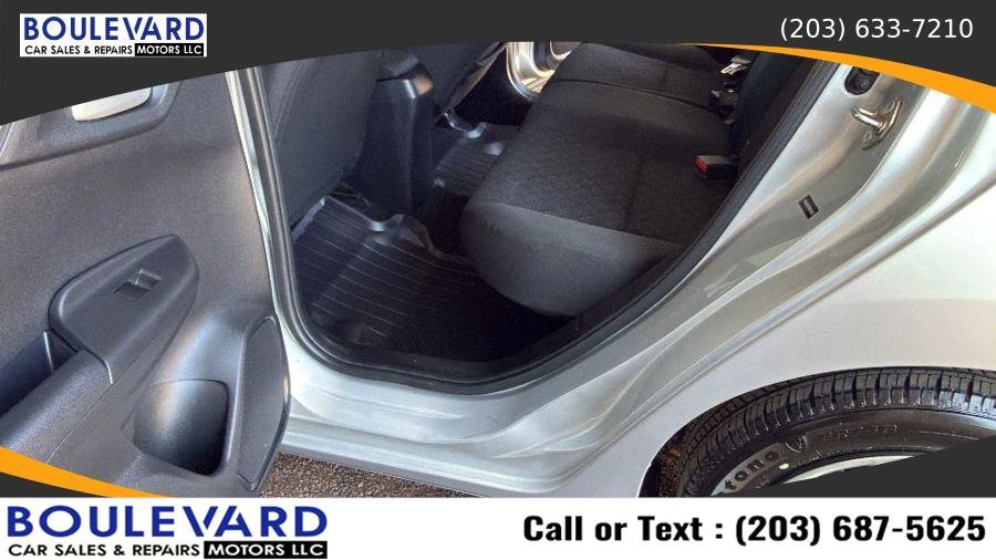 Used 2015 Honda Fit LX image 27