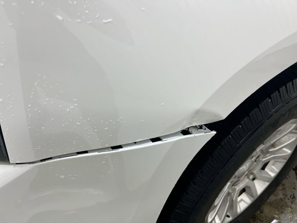 Used 2015 GMC Yukon XL SLT image 30