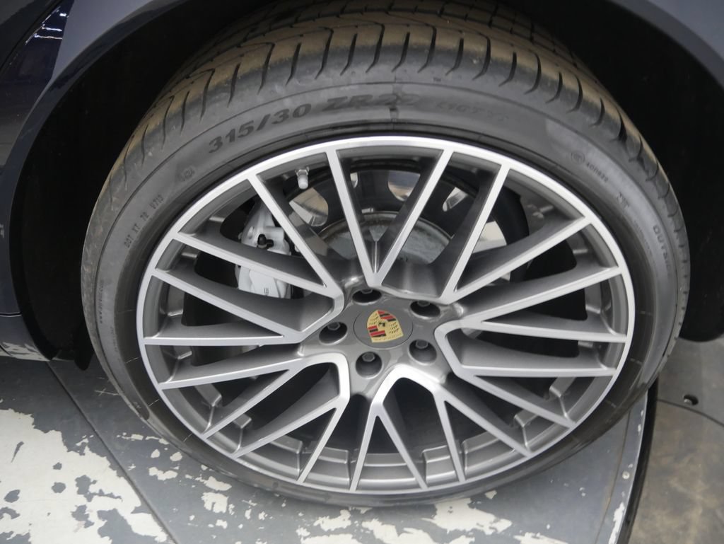 Certified 2023 Porsche Cayenne Turbo AWD/4WD image 14