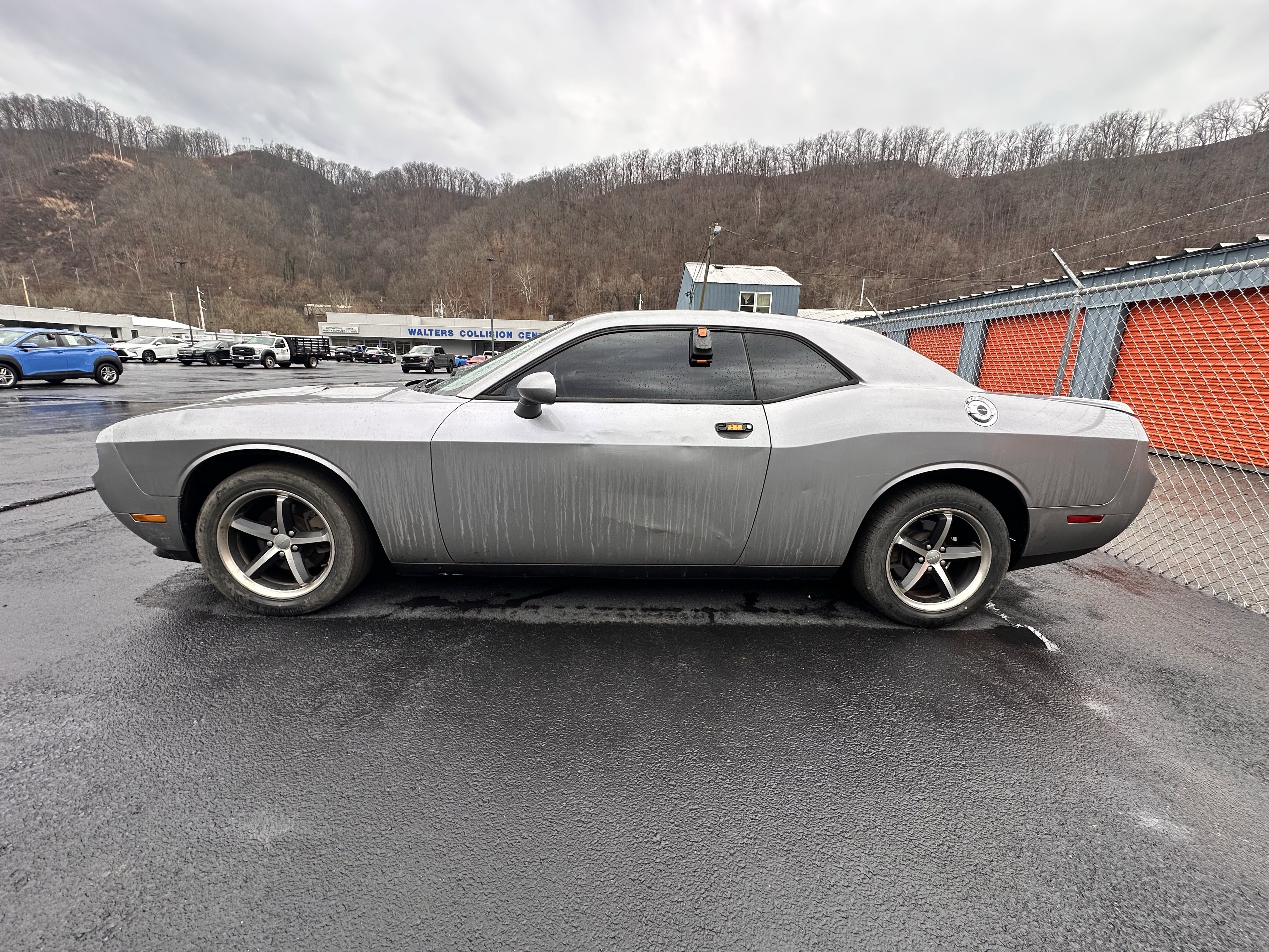 Used 2011 Dodge Challenger SE image 4