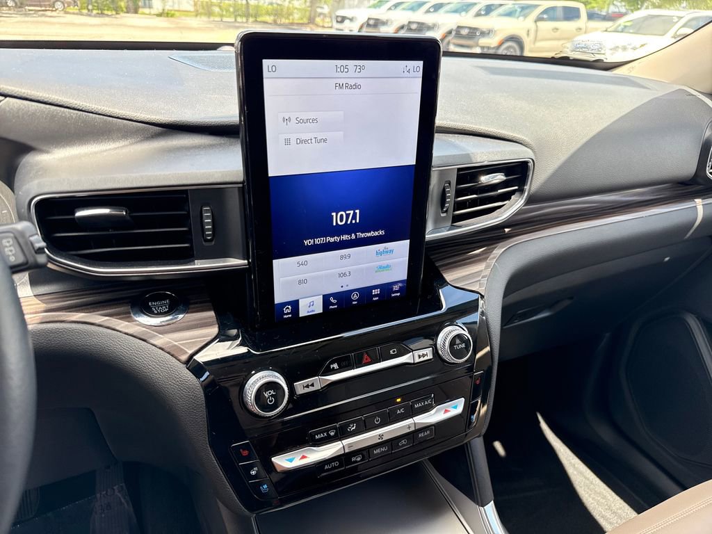 Used 2023 Ford Explorer Limited w/ Limited Technology Package image 18