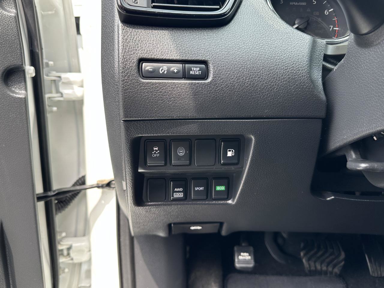 Used 2019 Nissan Rogue S w/ Special Edition Package AWD/4WD image 49