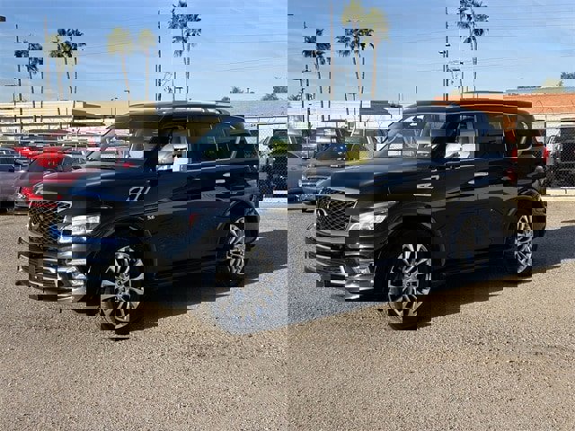 Used 2017 INFINITI QX80 Base w/ Deluxe Technology Package