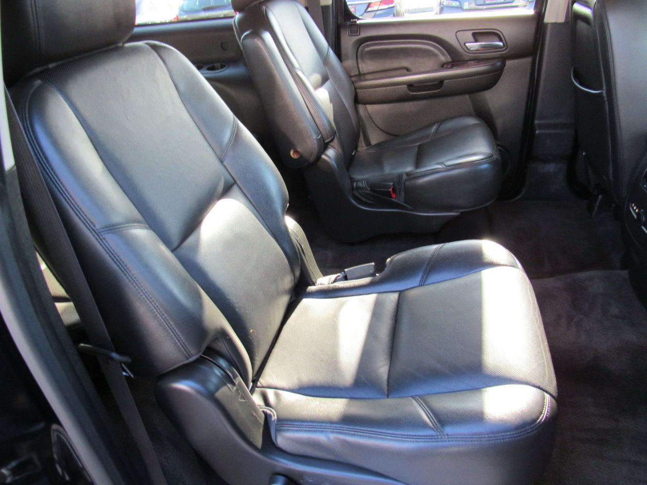 Used 2013 GMC Yukon XL Denali image 32