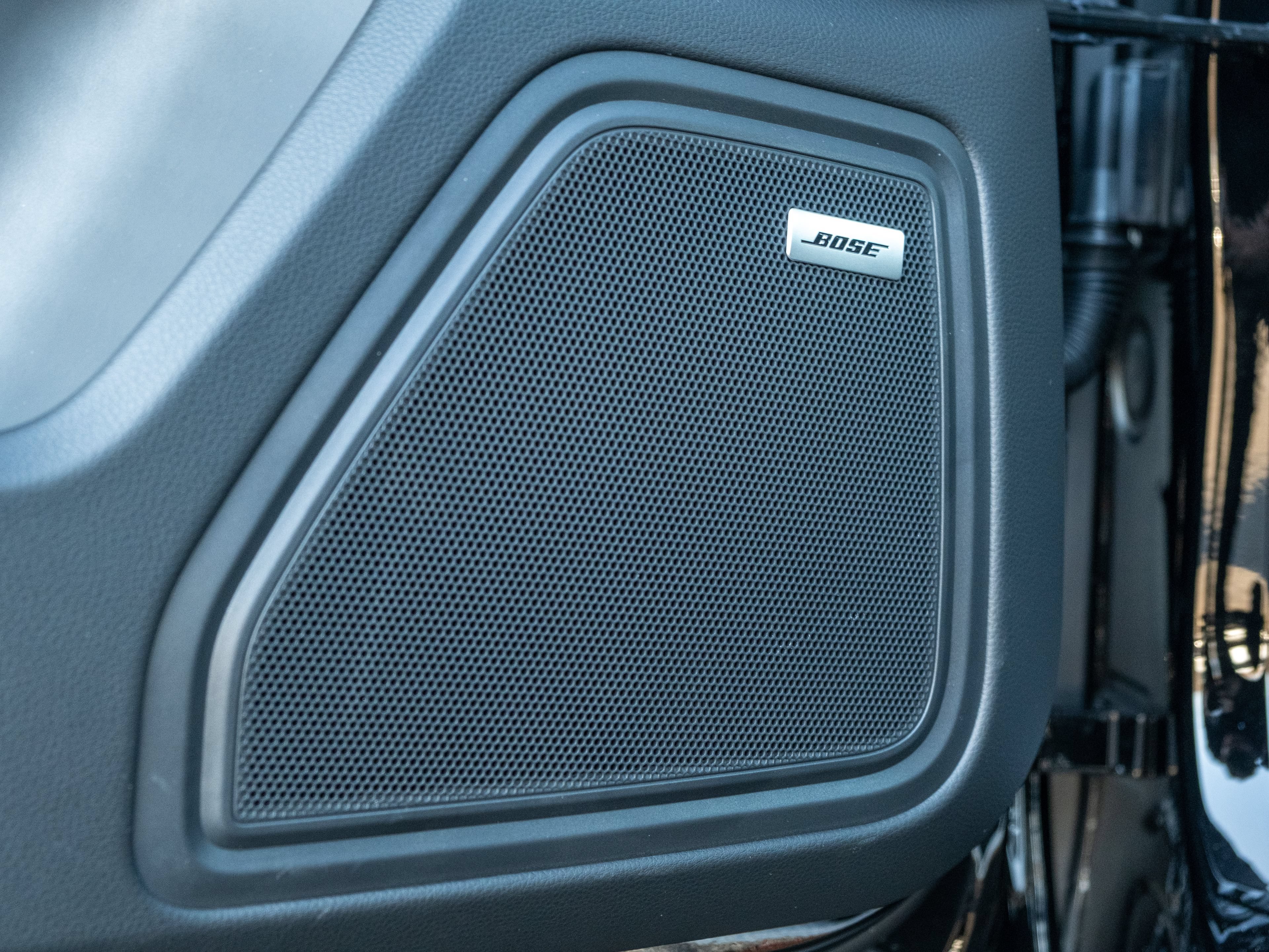 Certified 2026 Porsche Macan Turbo AWD/4WD image 40