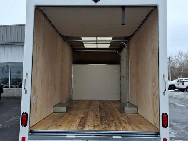 New 2025 GMC Savana 3500 w/ Power Convenience Package image 18