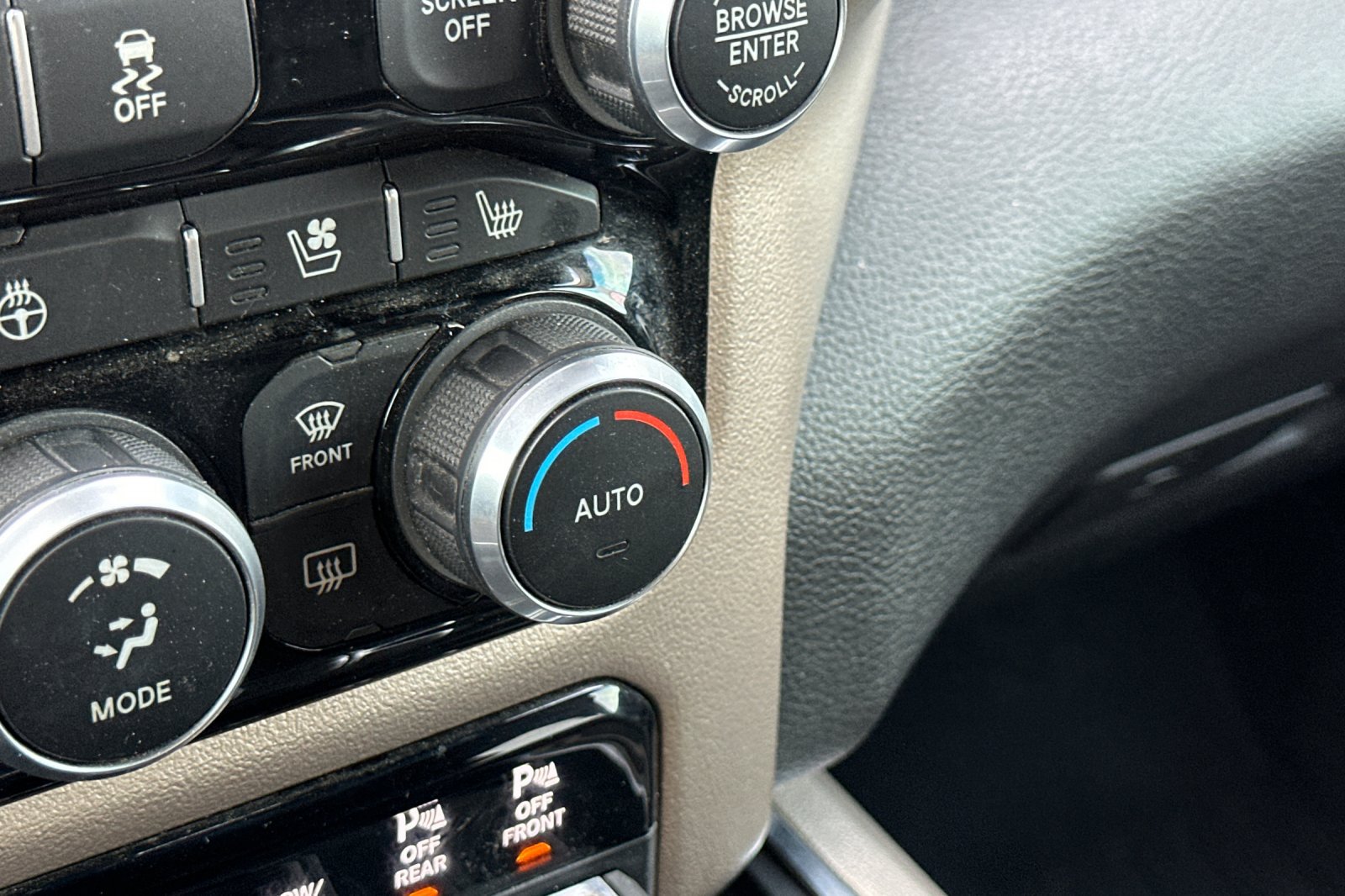 Used 2019 RAM 2500 Laramie AWD/4WD image 29