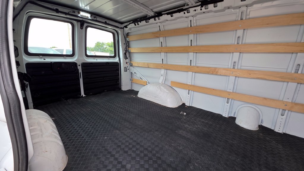 Used 2024 Chevrolet Express 2500 w/ Driver Convenience Package RWD image 13