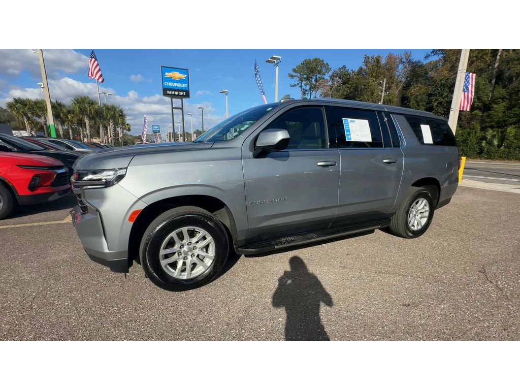 Used 2024 Chevrolet Suburban LT image 6