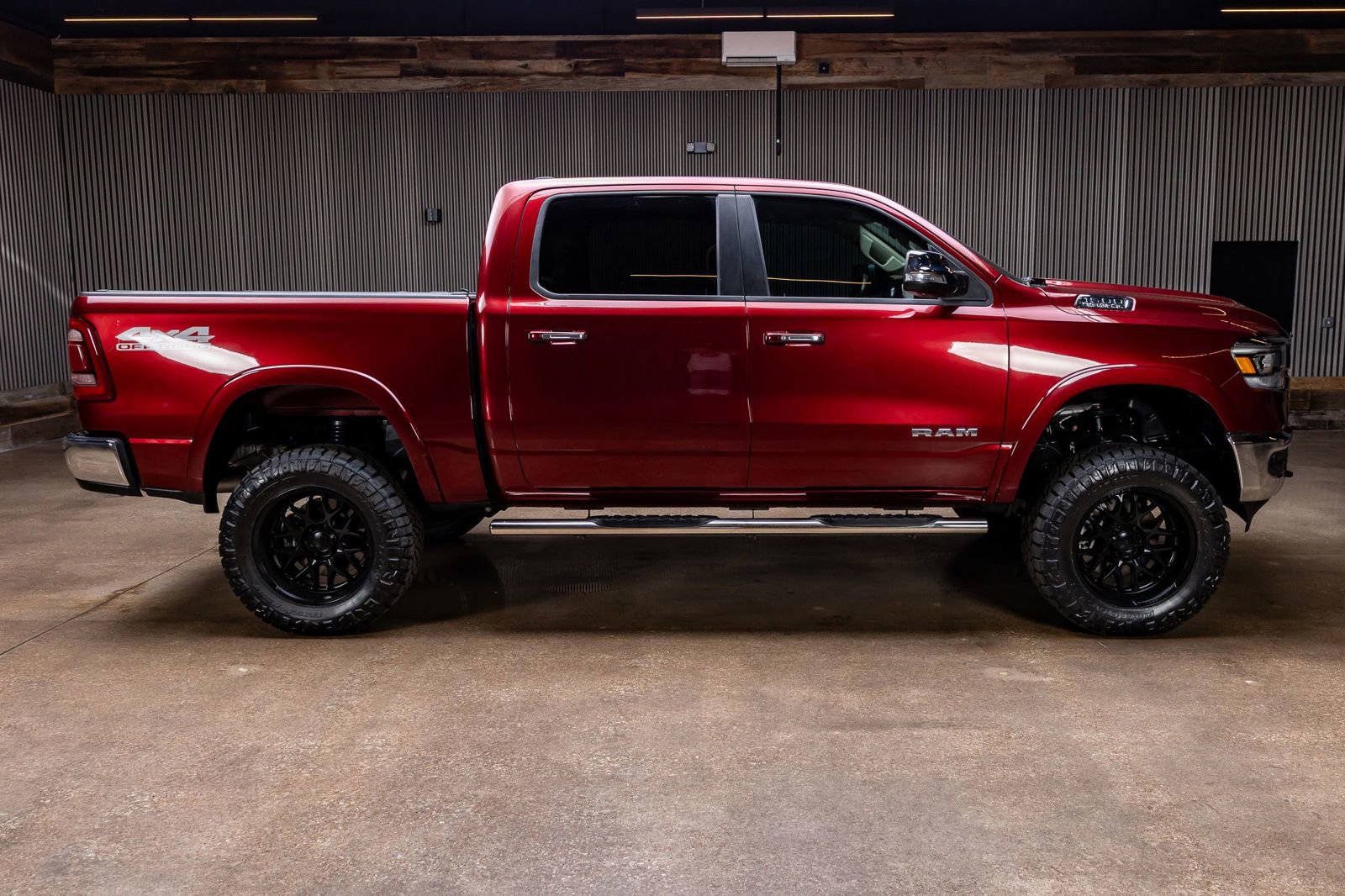 Used 2020 RAM 1500 Laramie AWD/4WD image 11