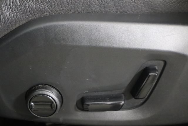 Used 2024 Volvo XC60 B5 Plus AWD/4WD image 20