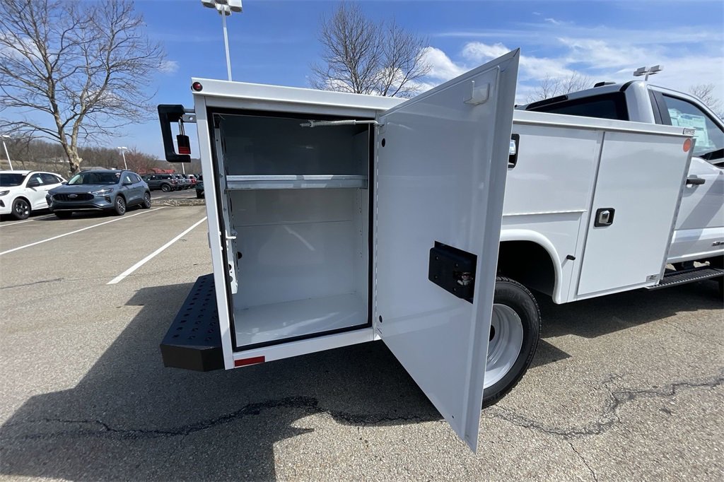 New 2024 Ford F550 4x4 Regular Cab Super Duty image 13