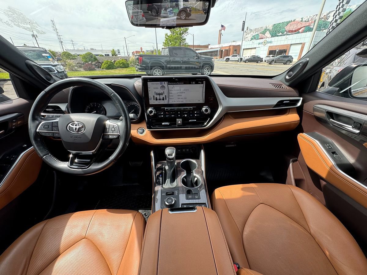 Used 2021 Toyota Highlander Platinum AWD/4WD image 33