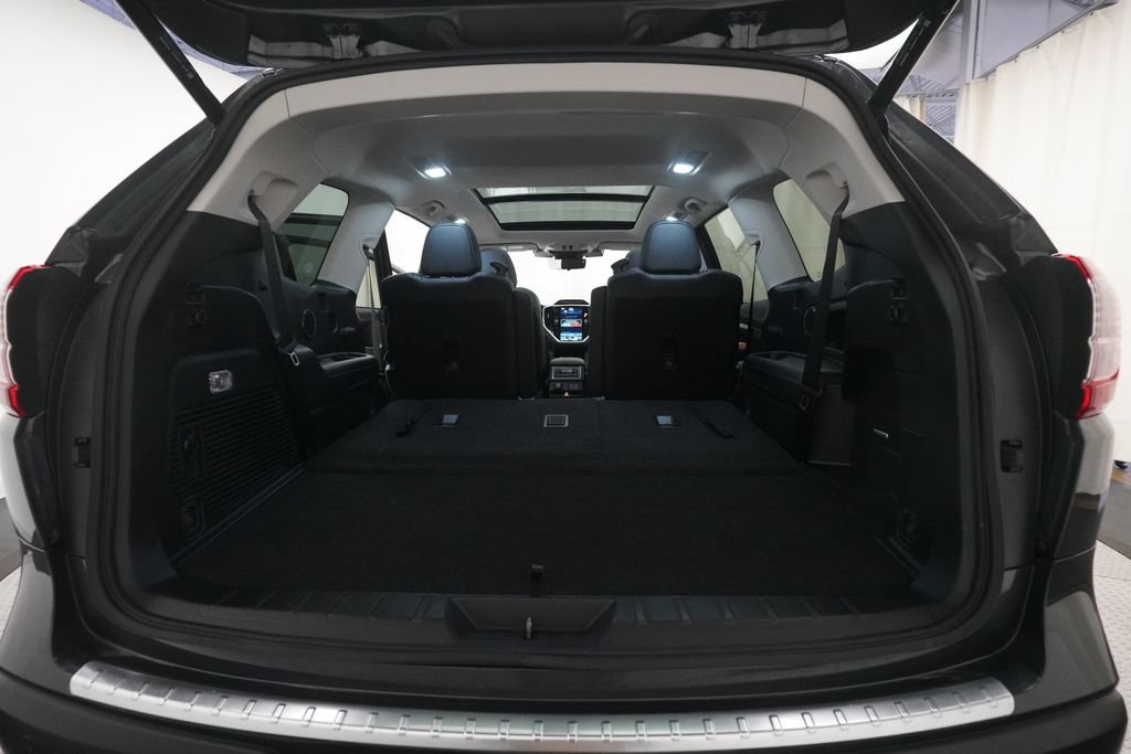 Certified 2023 Subaru Ascent Touring AWD/4WD image 10